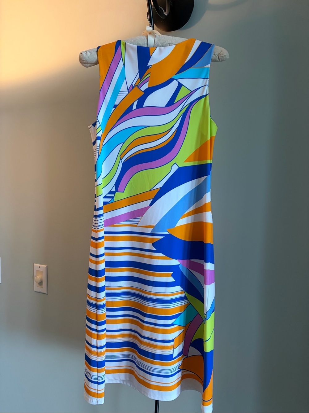 JUDE CONNALLY
SLEEVELESS ABSTRACT SHIFT DRESS - Picture 4 of 6